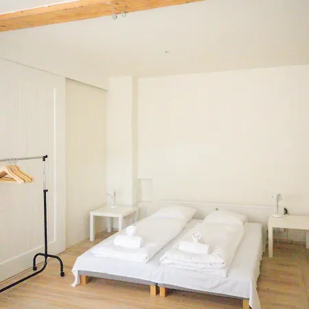 City Flat -cosy Backyard & Vibrant Area *